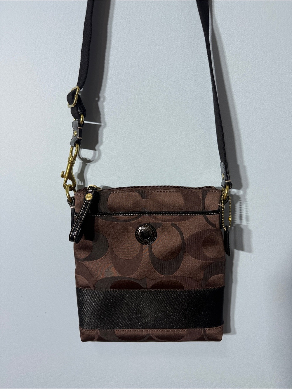 Coach Signature Crossbody Swingpack Bag Brown Black Gold Tone – Like New